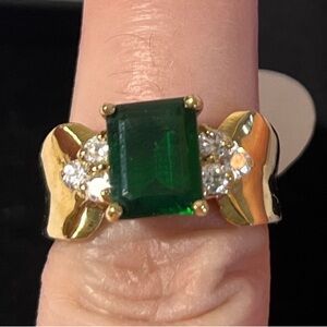 Fifth Avenue Emerald Green and Gold Ring. Nickel & Lead free. Size 6